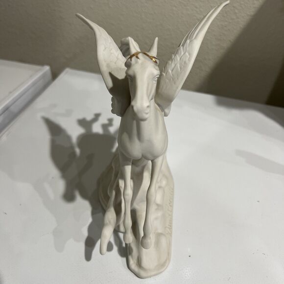 David Cornell Pegasus Figurine The Herald Of Love 1985 White Fine Porcelain - Picture 3 of 11